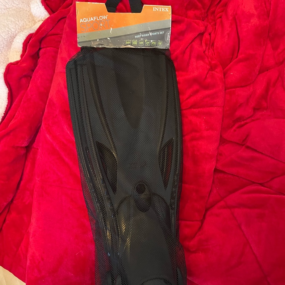 AquaFlow flipper set- Brand new